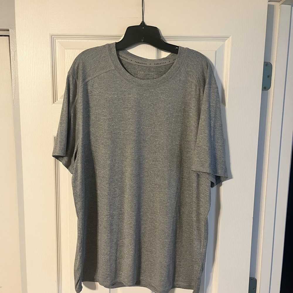 Pack of 2 men’s fabletics light weight shirts XL black and grey